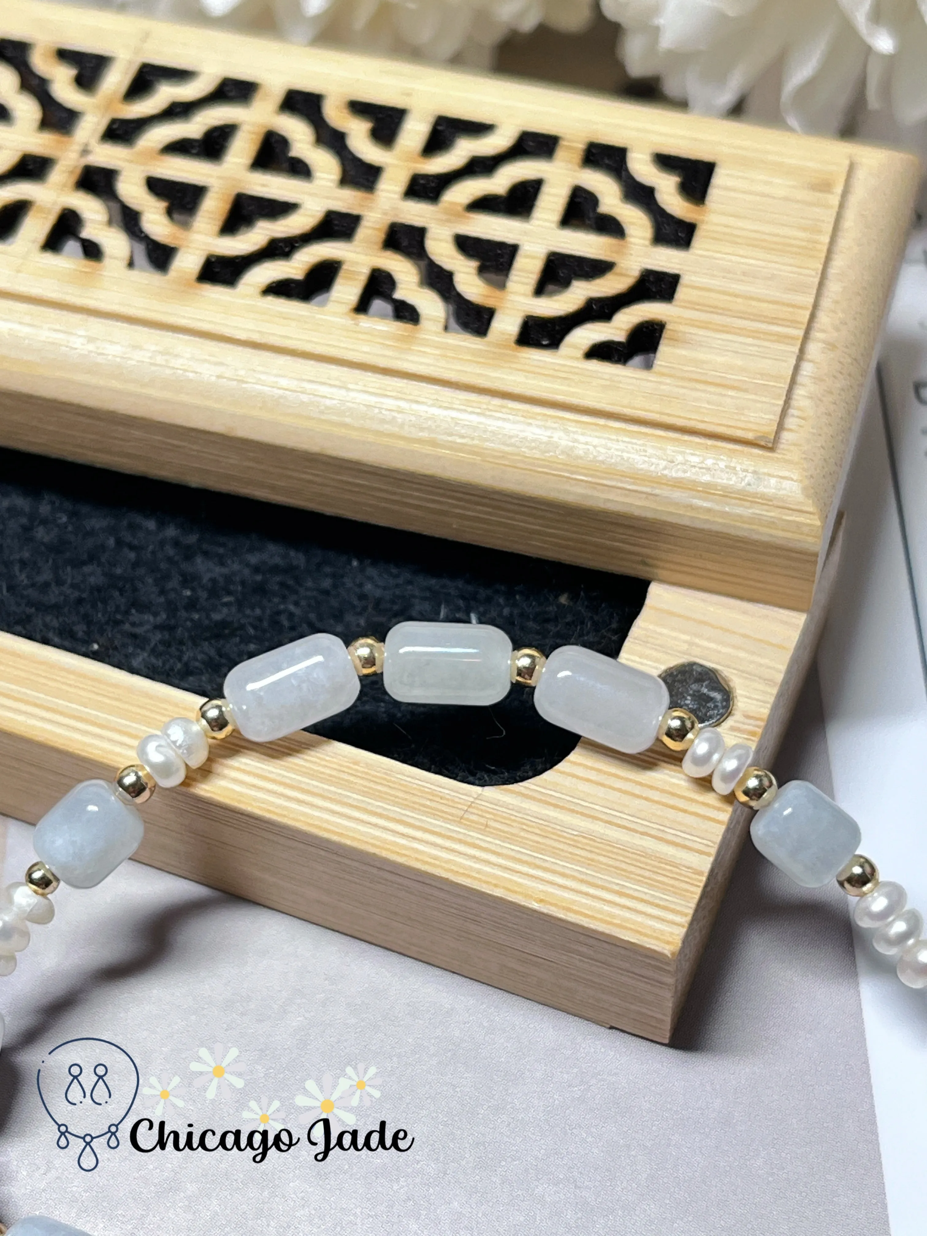 Natural Grade A Authentic Untreated Burma Jadeite Jade Feicui with Freshwater Pearls Handmade Bracelet
