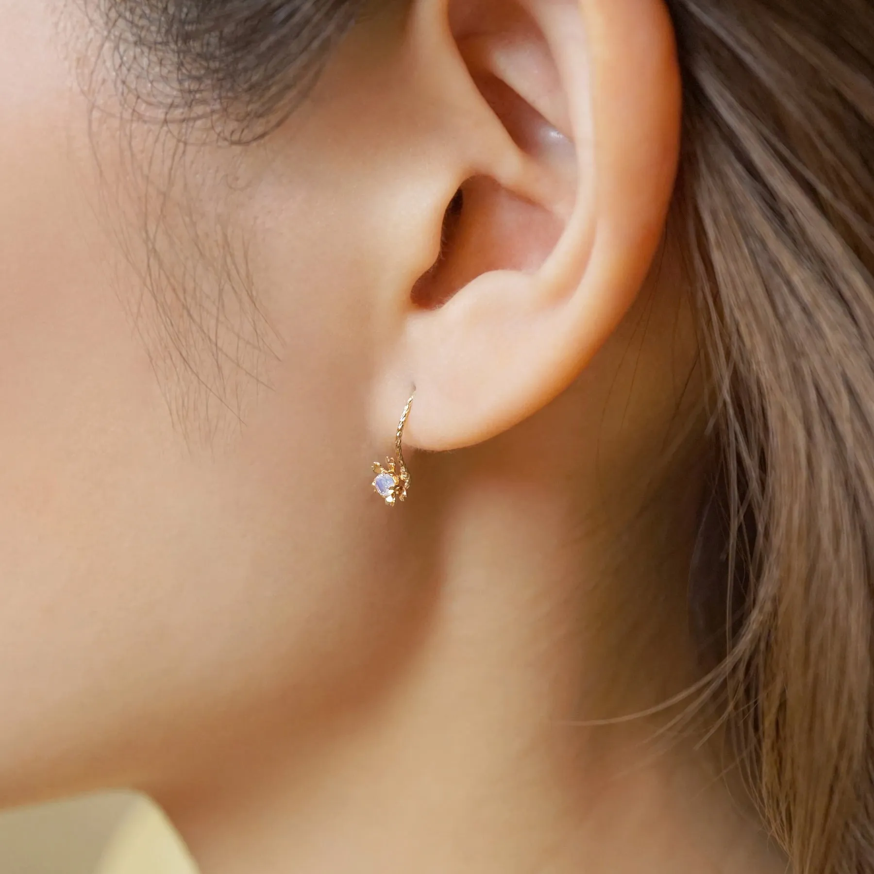 [Palette] 18K/10K Yellow Gold Milky Quartz Charm Set Earrings