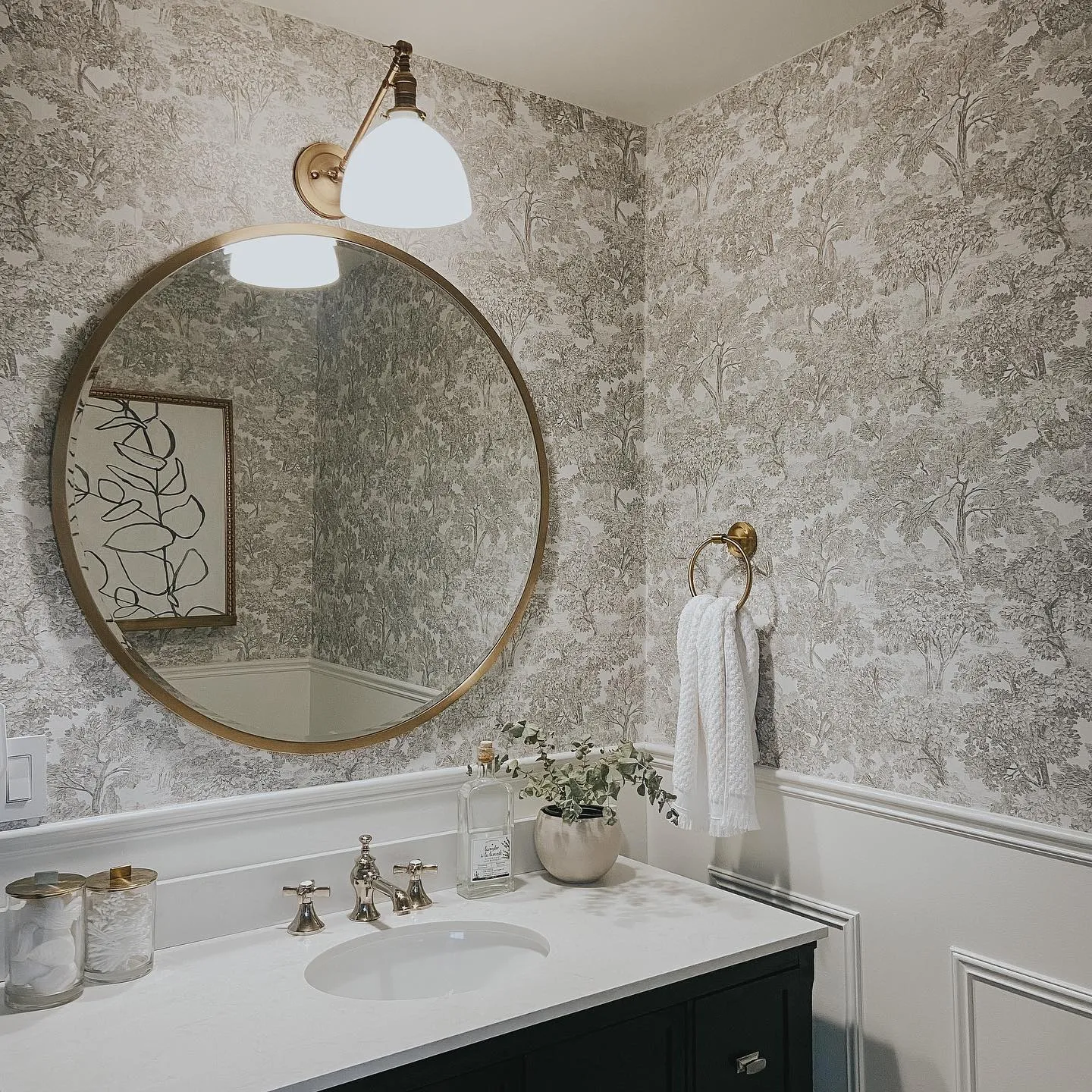 Thetford (Opal) | Adjustable Arm Sconce